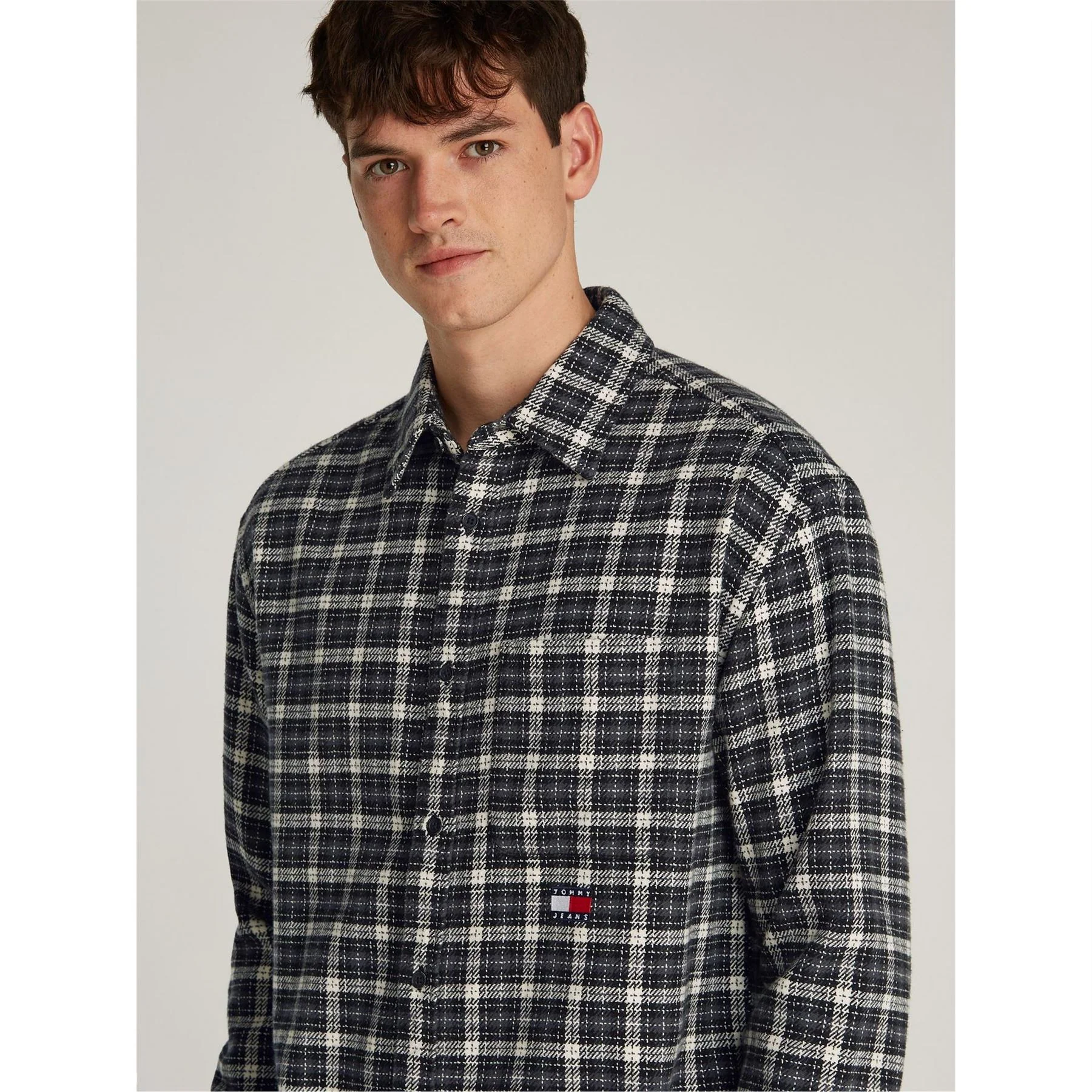 Tommy Jeans Badge Flannel Long Sleeve Patterned Shirt - Image 10